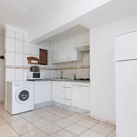 Sea Breeze In Playa De Americas Appartement